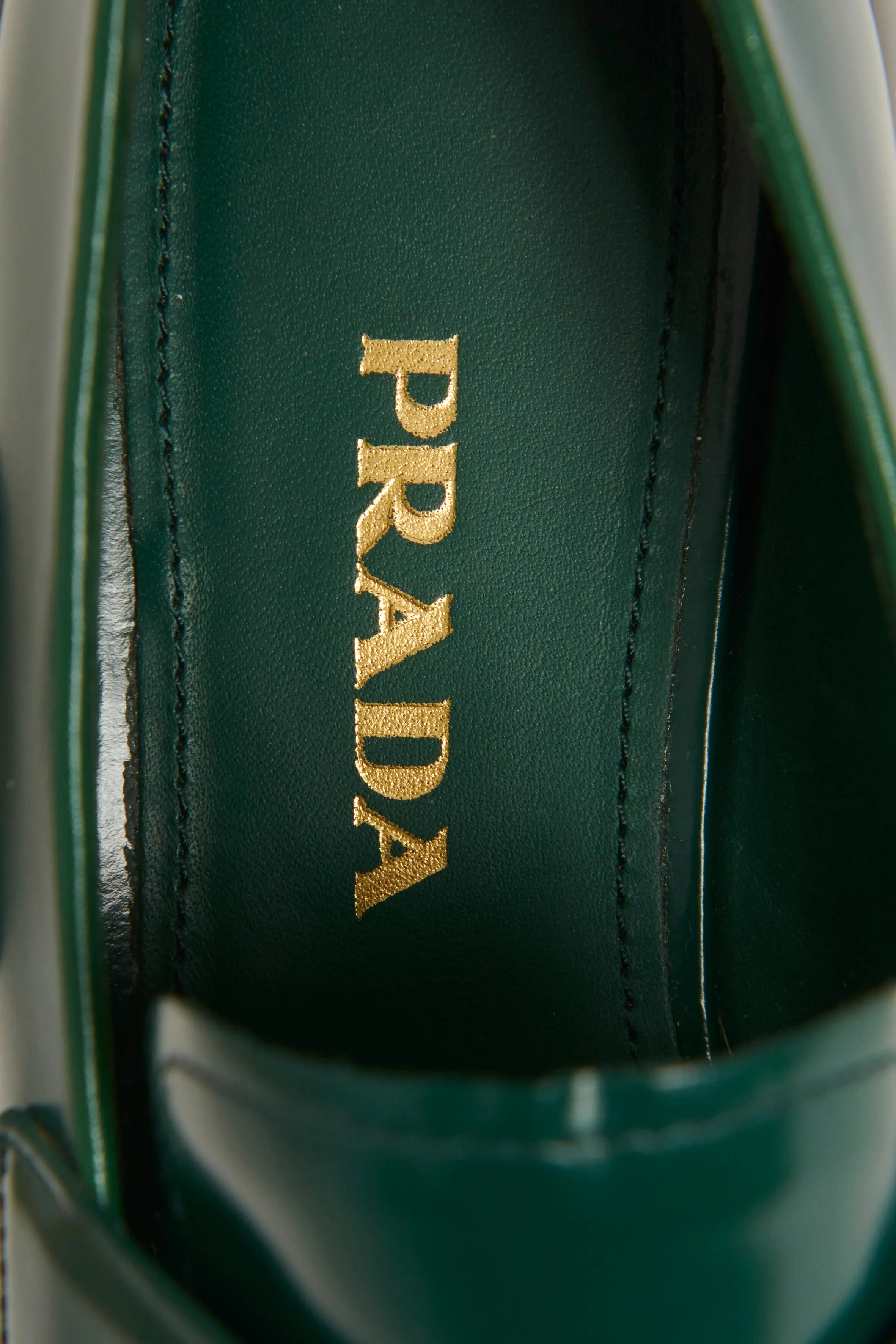 2015 Green Leather Lug Sole Preowned Loafers