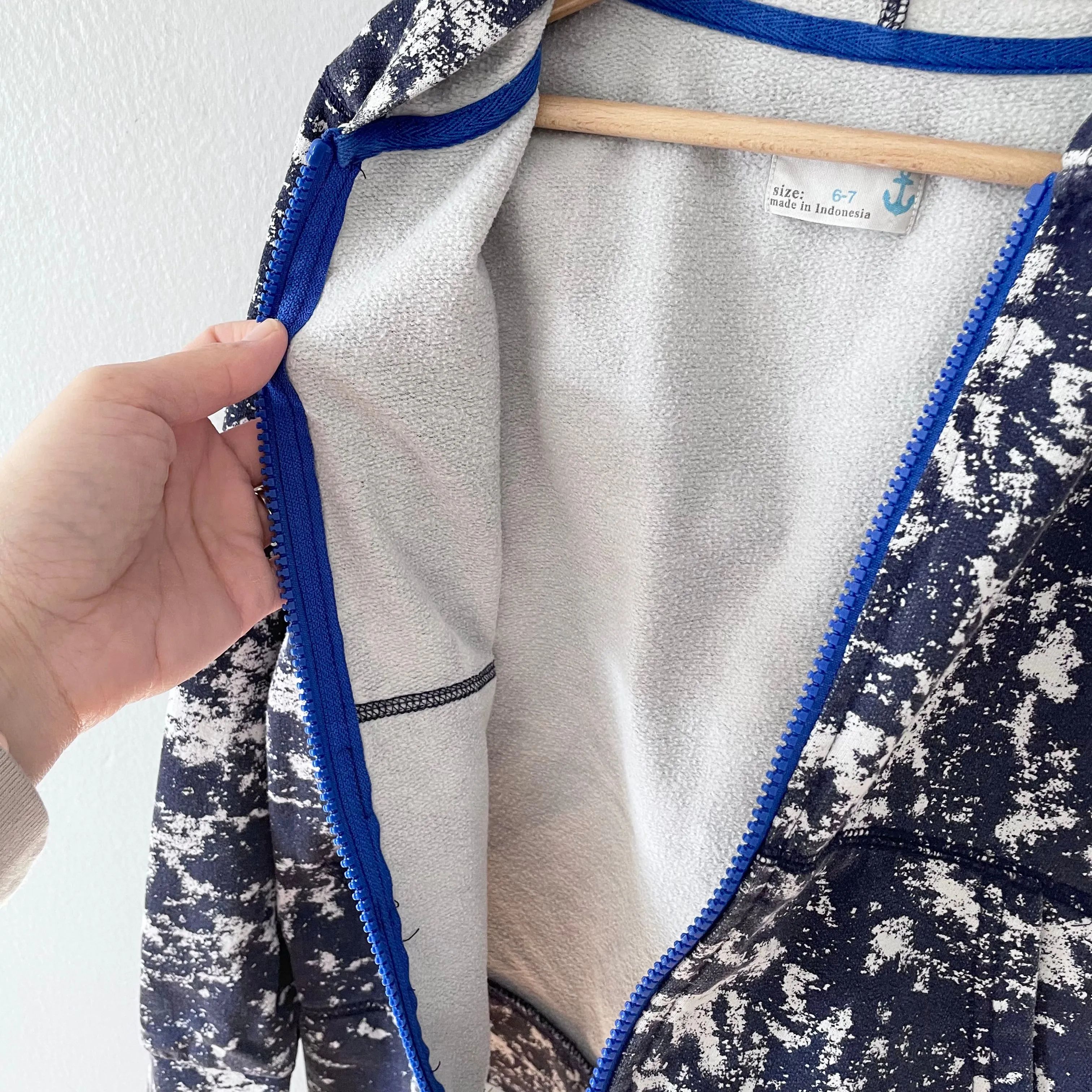 Crewcuts / Navy zip up hoodie / 6-7Y