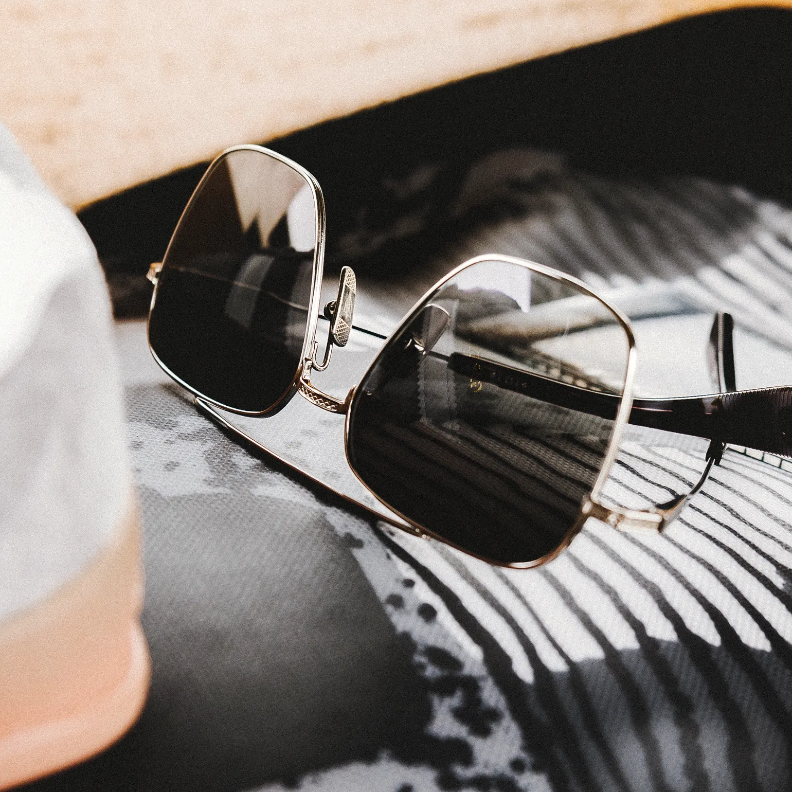 Dita Flight Seven Black Palladium w/ Dark Grey to Clear Lens