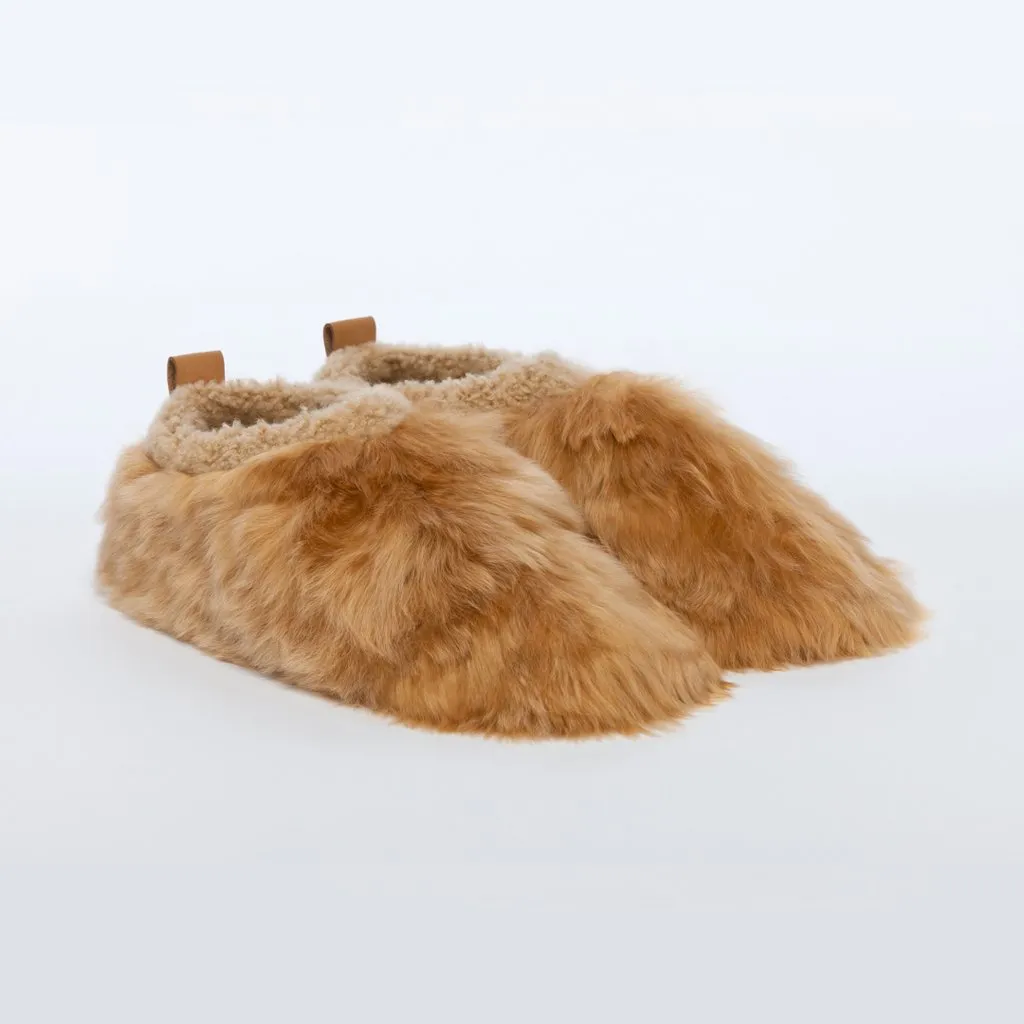 ETHICALLY AND CRUELTY FREE ALPACA SLIPPERS IN HONEY COLOUR