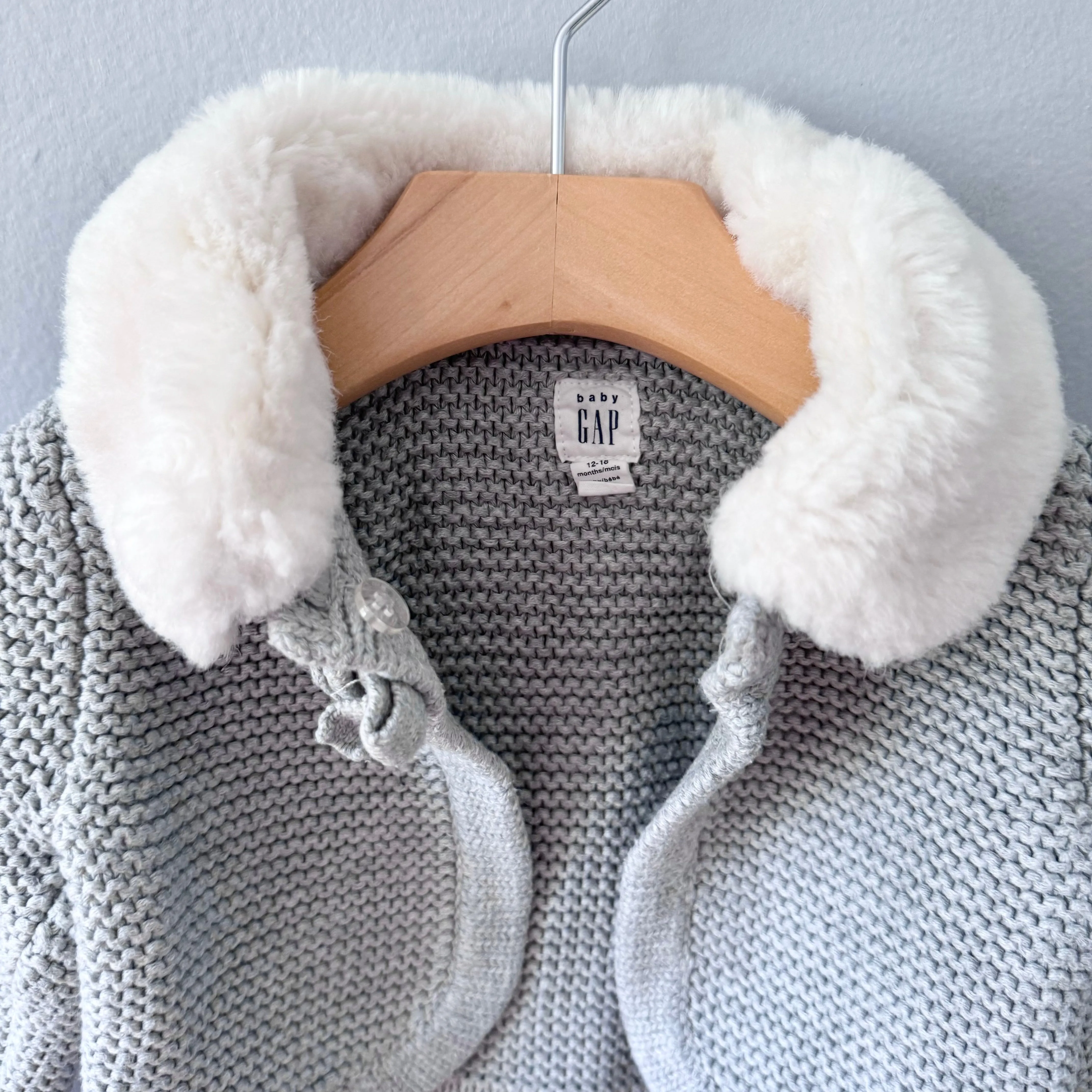 Gap / Cotton knit jacket with fur collar / 12-18M